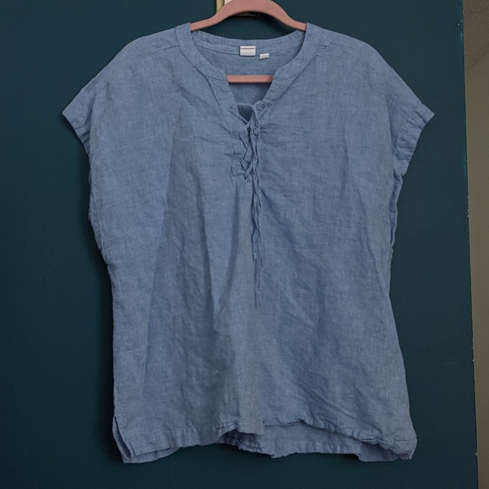 Gap light blue linen top